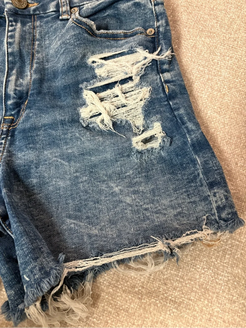 Women’s AE Curvy Hi-Rise Shortie Distressed Blue Denim Size 8
